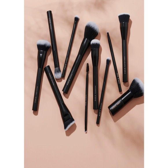 Inika Nou-rish - Cheek Topper Brush - Picture 2 of 3